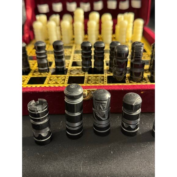 Hand Crafted Vintage Mother of Pearl Inlaid Quartz Pieces Chess Set - Picture 8 of 10